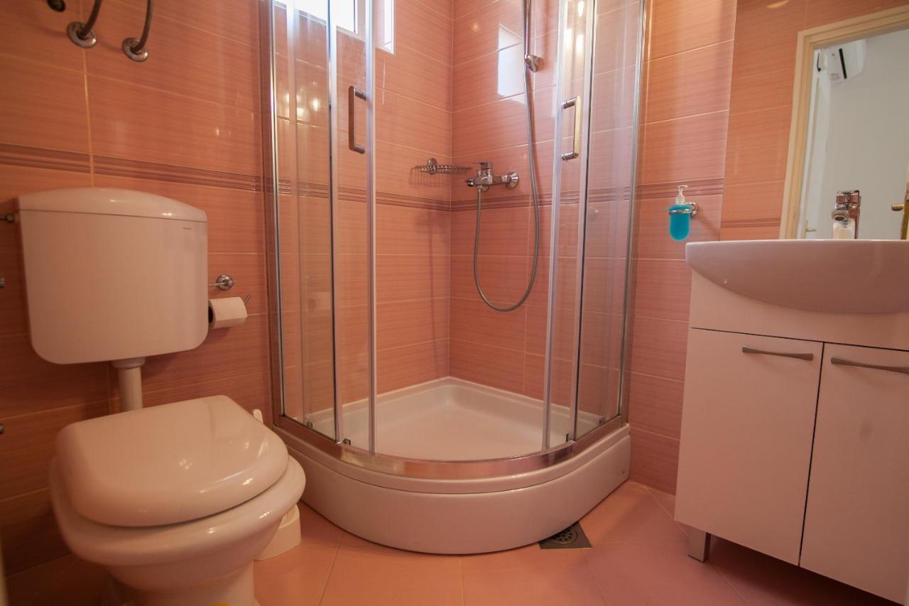 Eni Apartments Бол Екстер'єр фото