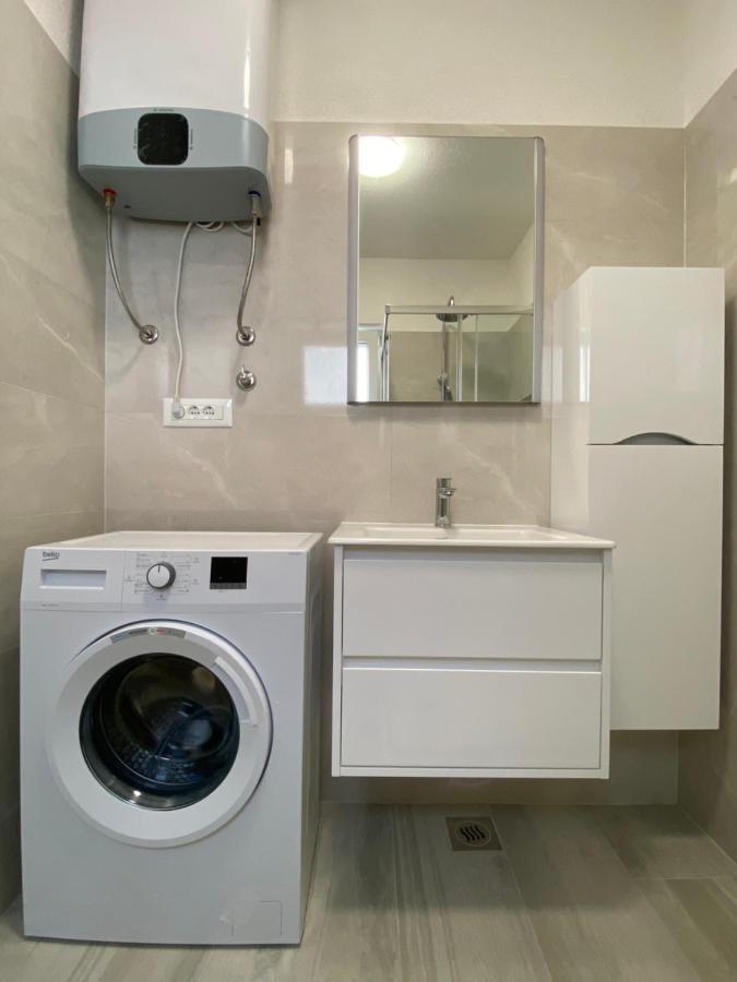 Eni Apartments Бол Екстер'єр фото