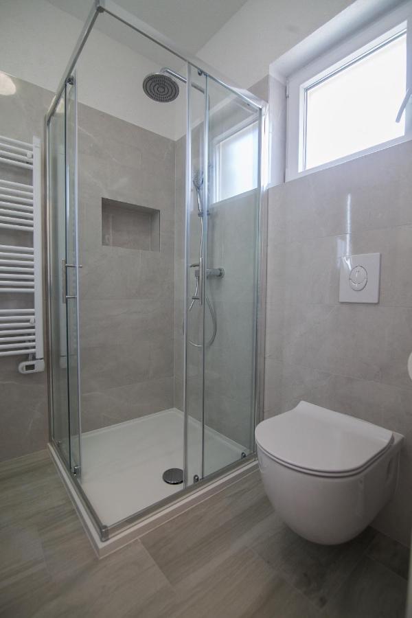 Eni Apartments Бол Екстер'єр фото