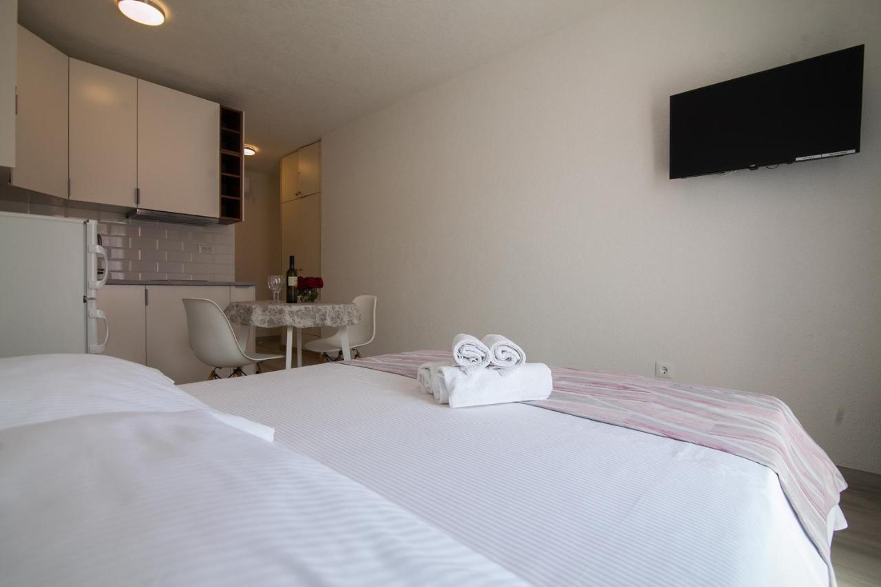 Eni Apartments Бол Екстер'єр фото