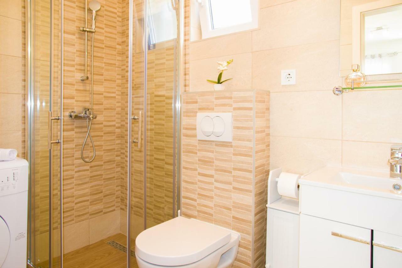Eni Apartments Бол Екстер'єр фото
