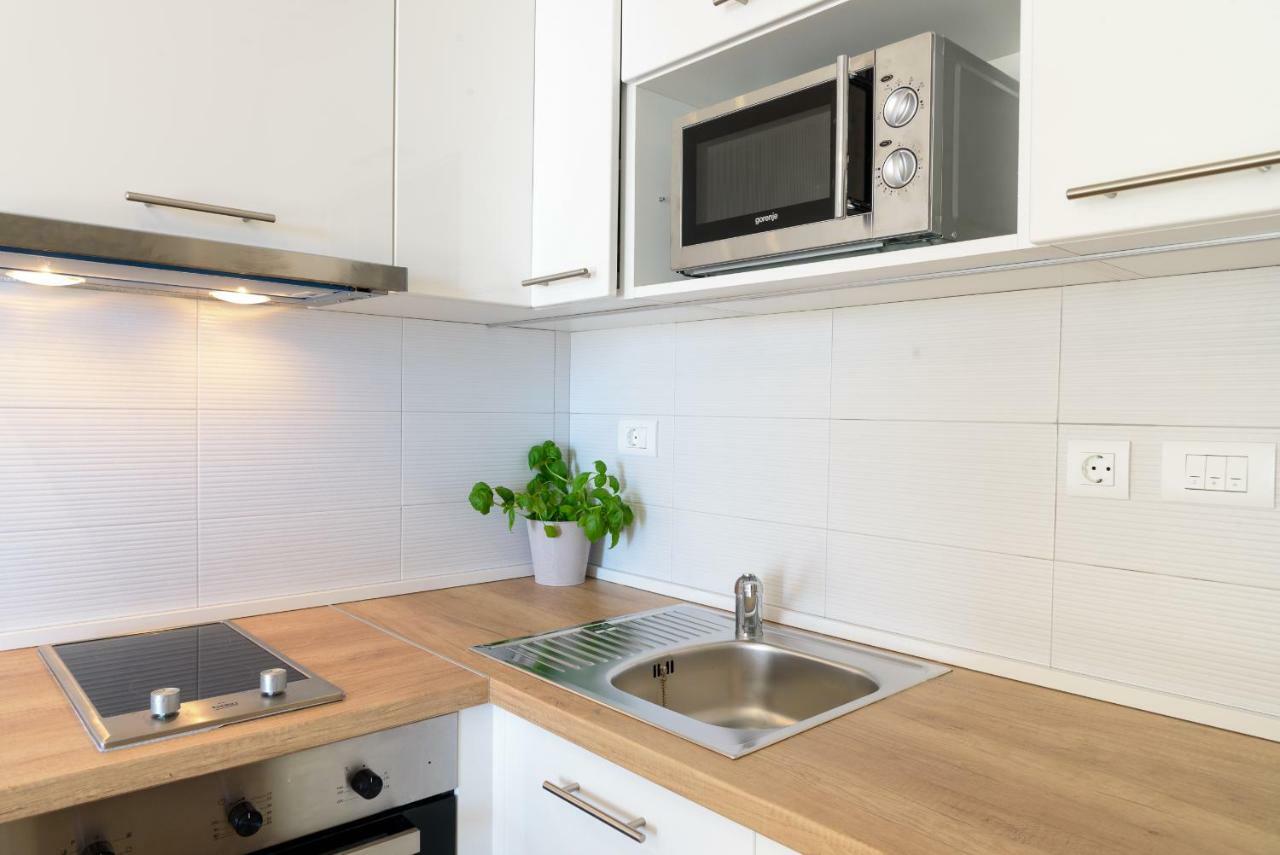 Eni Apartments Бол Екстер'єр фото
